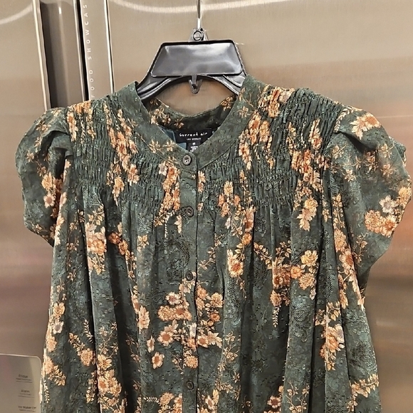 💕CURRENT AIR💕 Long Sleeve Blouse ~ Green With Floral Print Medium M NWT - Picture 3 of 8